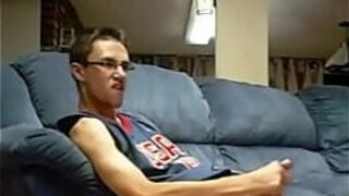 boy cumming on cam - porn video