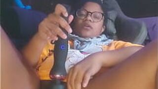 twitch streamer bearynervous gives herself squirting orgasms all over her new gaming chair - porn video