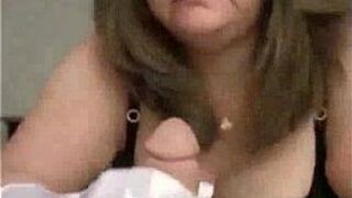 Mature chubby housewife giving blowjob - porn video