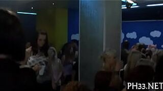 Trickling muff on the dance floor - porn video