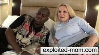 Old mature taking big black dick in her Mature Pussy - porn video