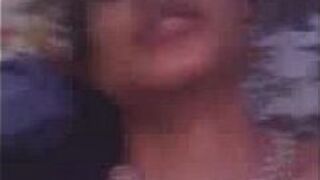 Aunty play in tunk - porn video